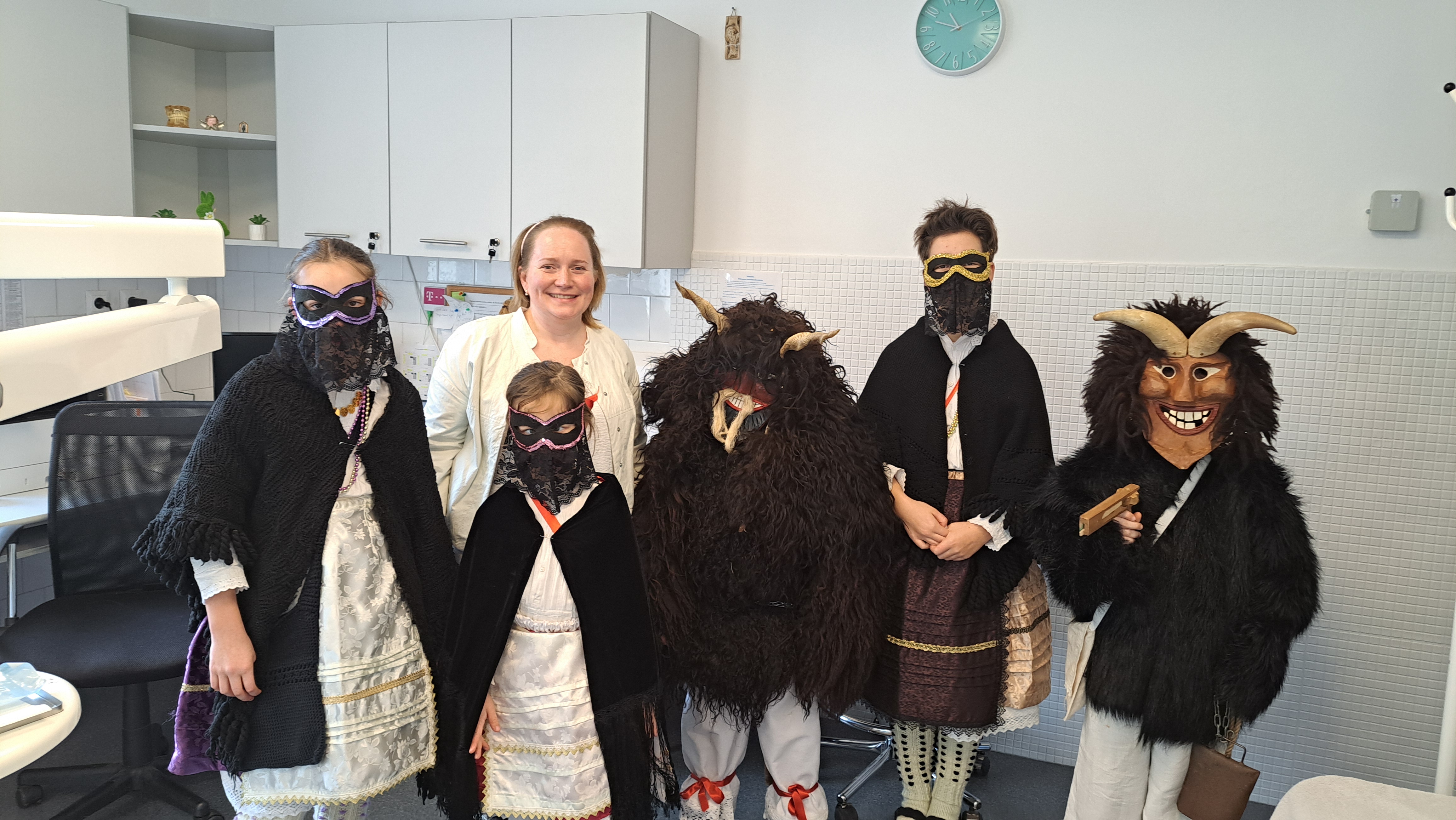 Busójárás – Pataki Dent Kft.